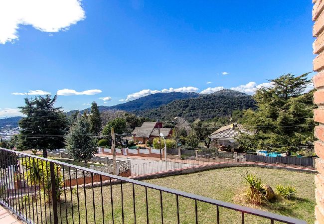 Villa in Caldes De Montbui - Stunning modern villa - just half hour to Barcelona! Villa in Caldes De Montbui - Stunning modern villa - just half hour to Barcelona!