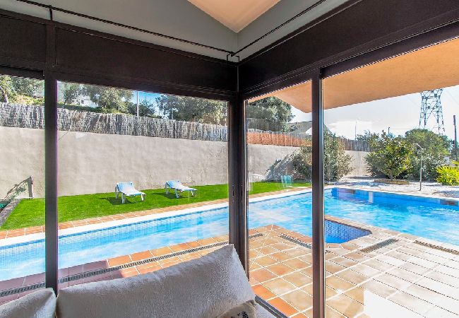 Villa in Caldes De Montbui - Stunning modern villa - just half hour to Barcelona! Villa in Caldes De Montbui - Stunning modern villa - just half hour to Barcelona!