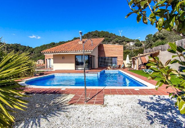Villa in Caldes De Montbui - Stunning modern villa - just half hour to Barcelona! Villa in Caldes De Montbui - Stunning modern villa - just half hour to Barcelona!