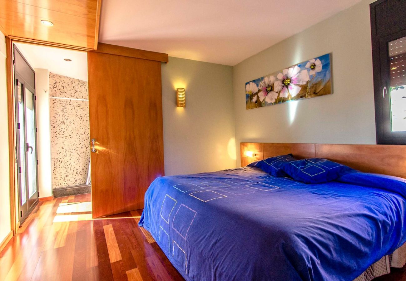 Villa in Caldes De Montbui - Stunning modern villa - just half hour to Barcelona!