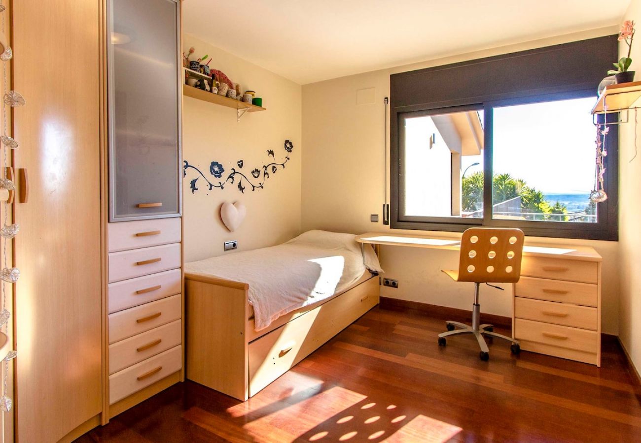 Villa in Caldes De Montbui - Stunning modern villa - just half hour to Barcelona!