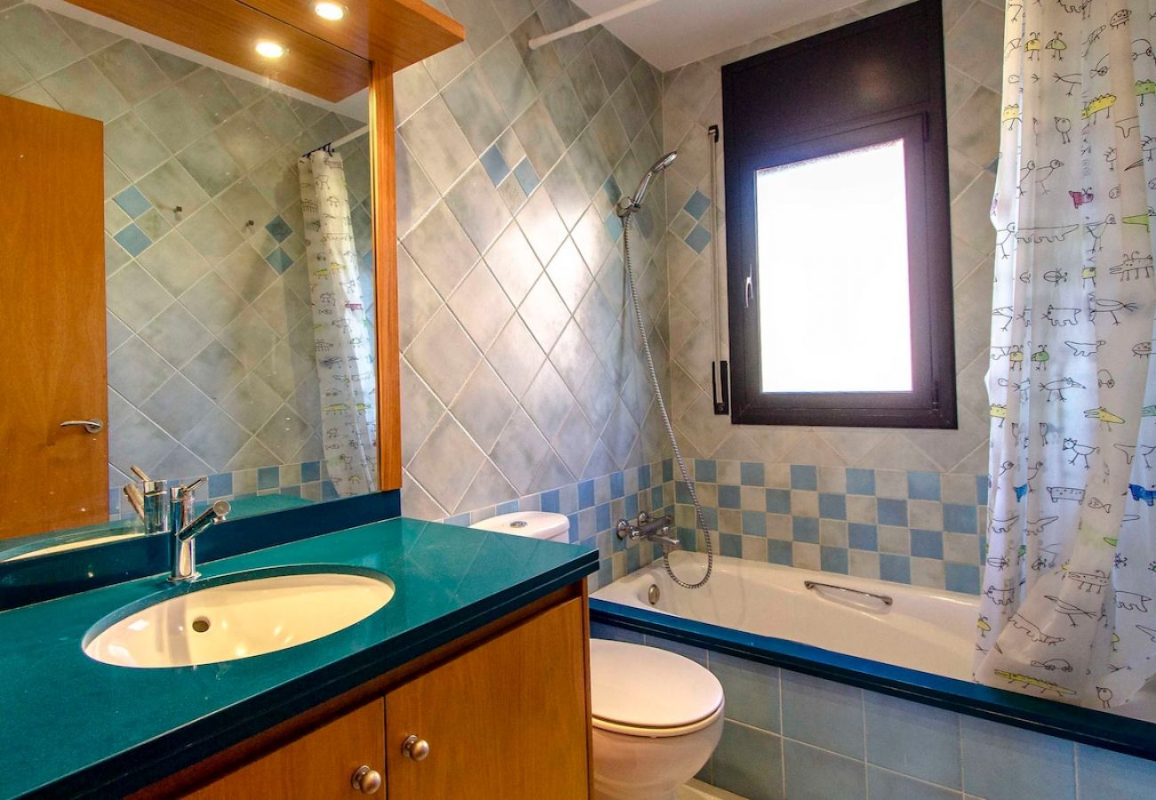 Villa in Caldes De Montbui - Stunning modern villa - just half hour to Barcelona!