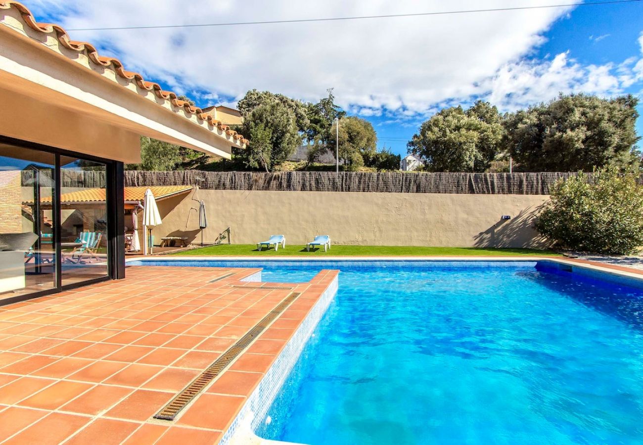 Villa in Caldes De Montbui - Stunning modern villa - just half hour to Barcelona!