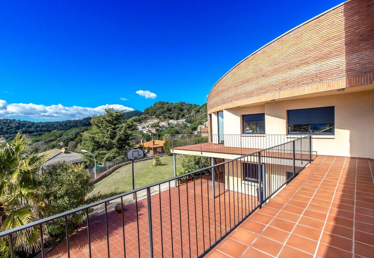 Villa in Caldes De Montbui - Stunning modern villa - just half hour to Barcelona!