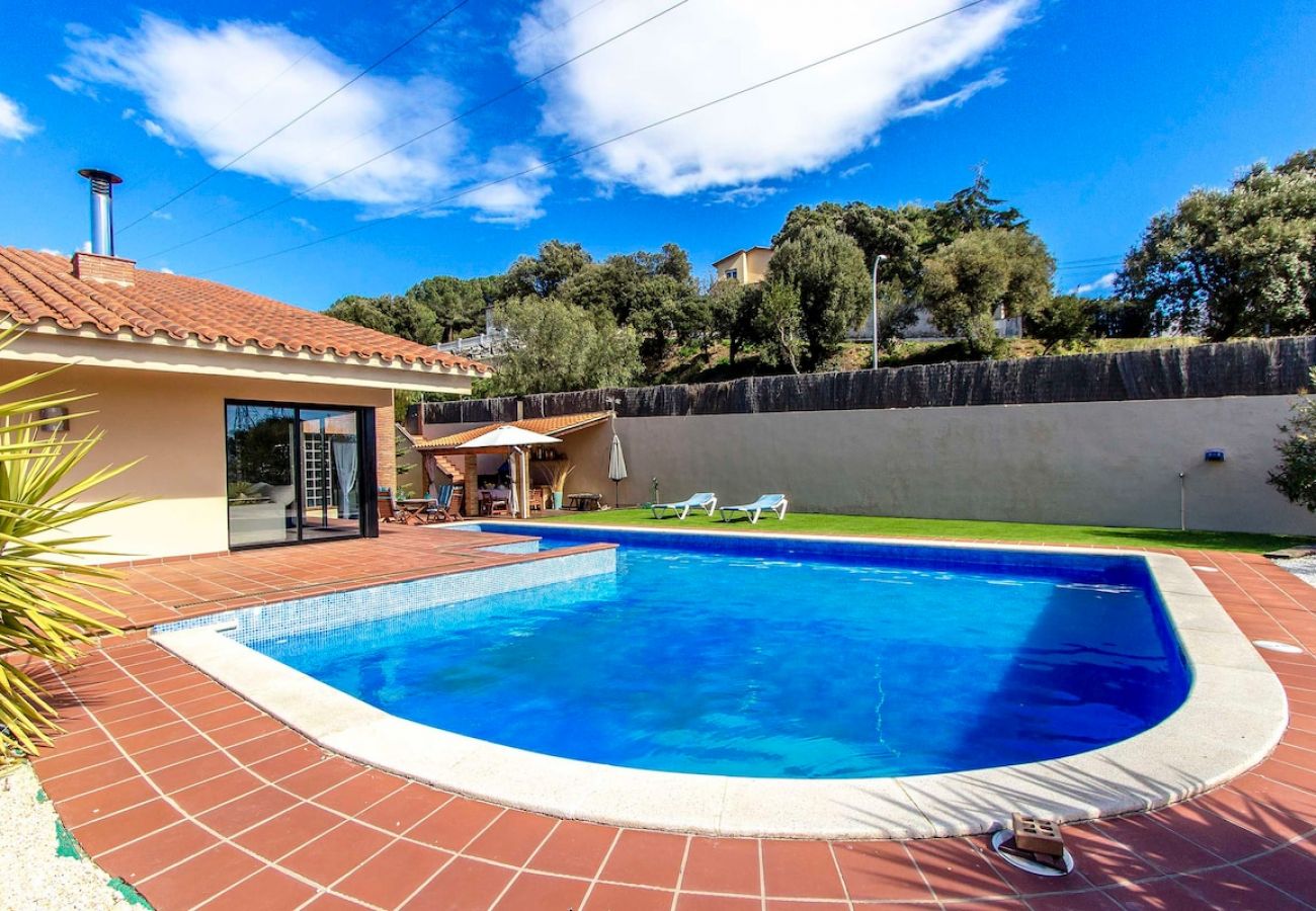 Villa in Caldes De Montbui - Stunning modern villa - just half hour to Barcelona!