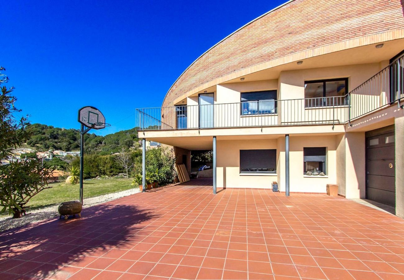 Villa in Caldes De Montbui - Stunning modern villa - just half hour to Barcelona!