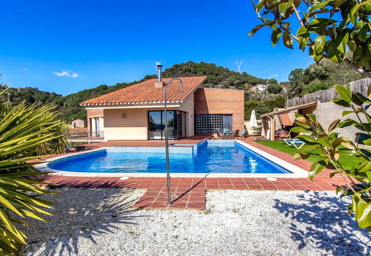 Villa in Caldes De Montbui - Stunning modern villa - just half hour to Barcelona!