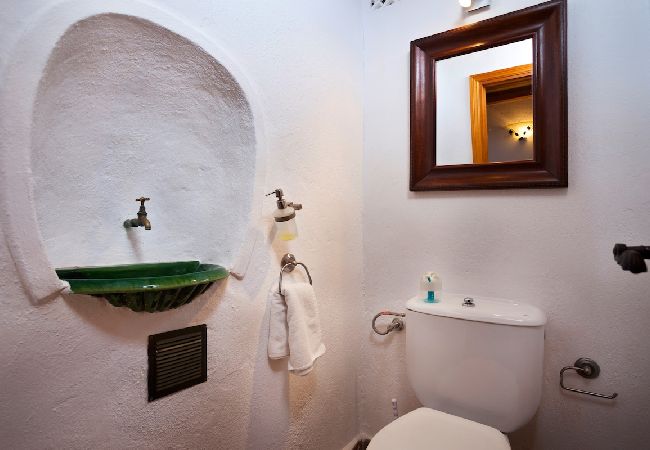 Villa in Palma de Mallorca - Charming Mountain Villa only 8km to the beach Villa in Palma de Mallorca - Charming Mountain Villa only 8km to the beach