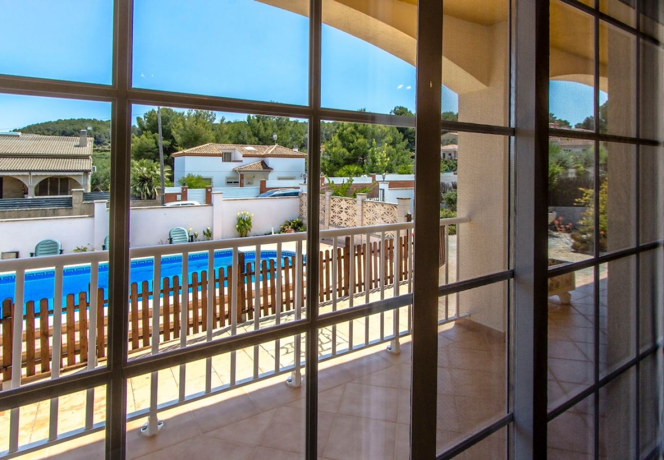 Villa in El Vendrell - Villa Borras w/ private pool, 3km to beach!