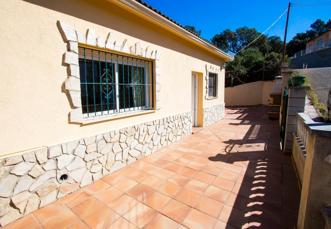 Villa in Lloret de Mar - Lovely Lazy days in Lloret de Mar w/ private pool!