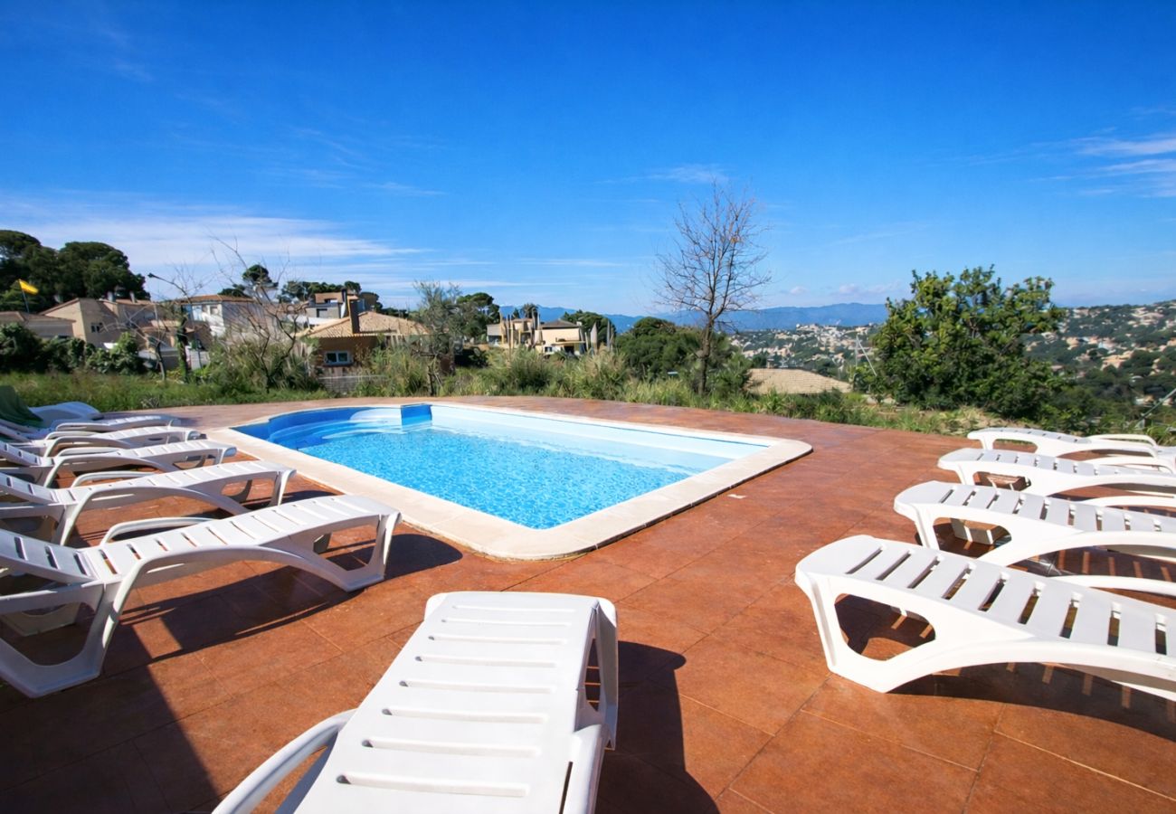Villa in Lloret de Mar - Lovely Lazy days in Lloret de Mar w/ private pool!
