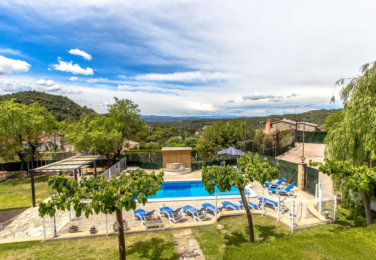 Villa in Rellinars - Pool, Tennis, Billiards and More 50 km's to Barca! 