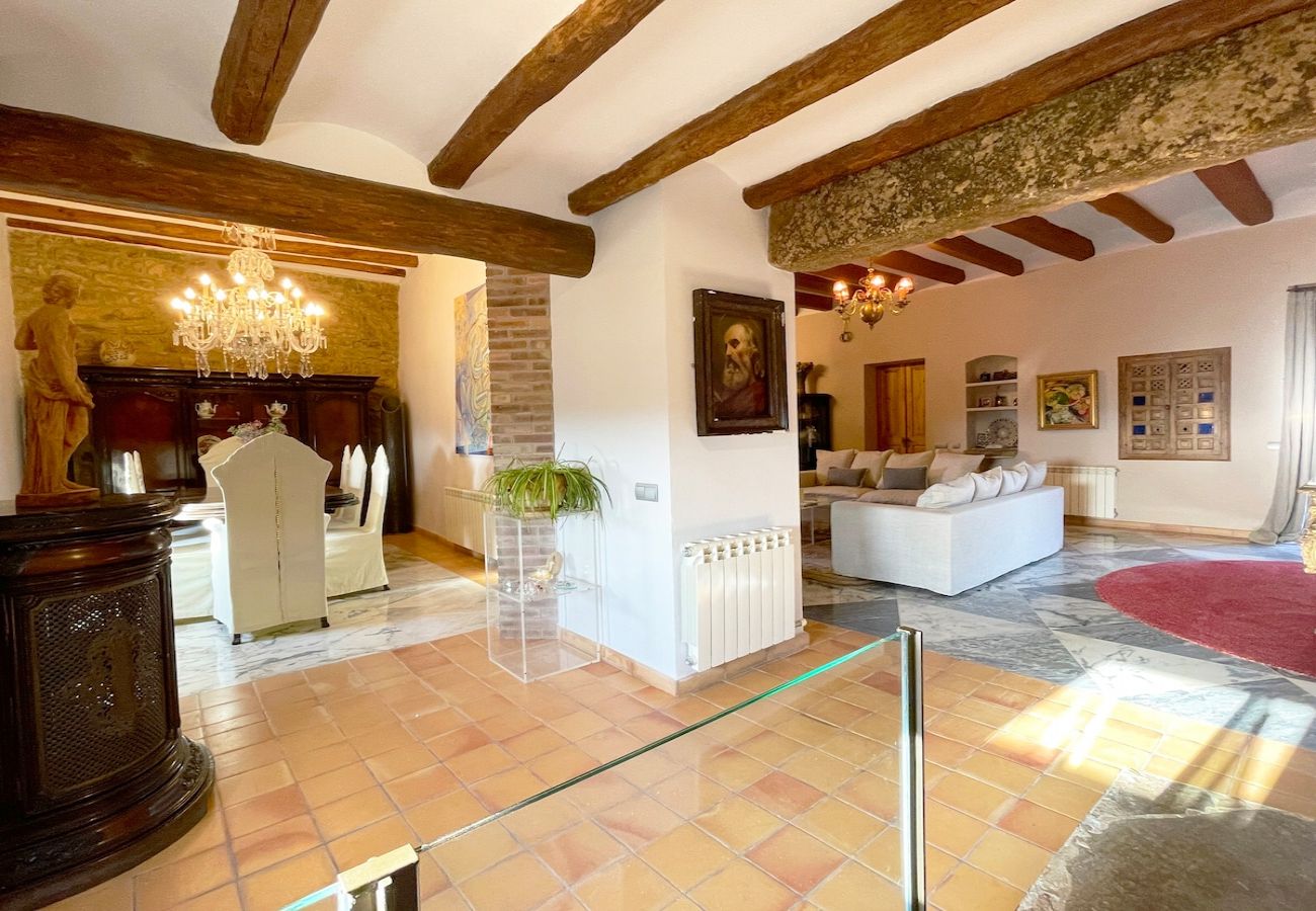 Villa in Els Plans de Sió - Medieval 16th Century Castle, 1 hour from Barcelona!
