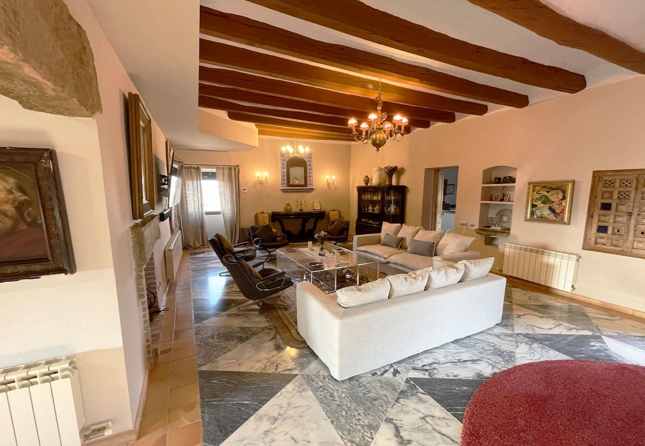 Villa in Els Plans de Sió - Medieval 16th Century Castle, 1 hour from Barcelona!