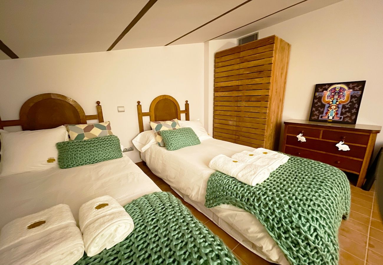 Villa in Els Plans de Sió - Medieval 16th Century Castle, 1 hour from Barcelona!