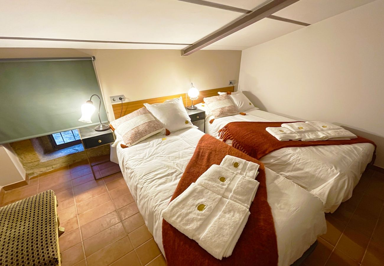 Villa in Els Plans de Sió - Medieval 16th Century Castle, 1 hour from Barcelona!