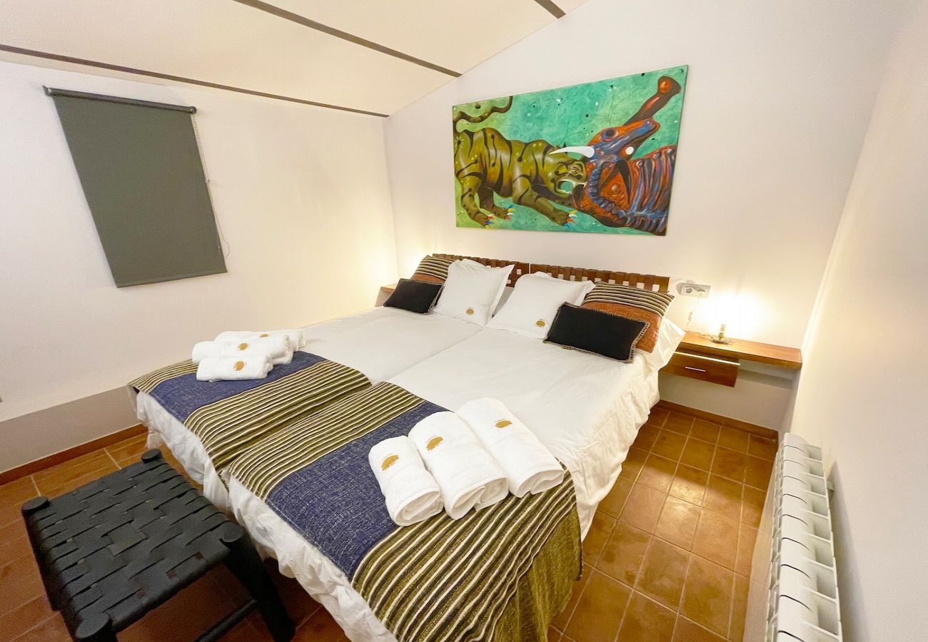 Villa in Els Plans de Sió - Medieval 16th Century Castle, 1 hour from Barcelona!