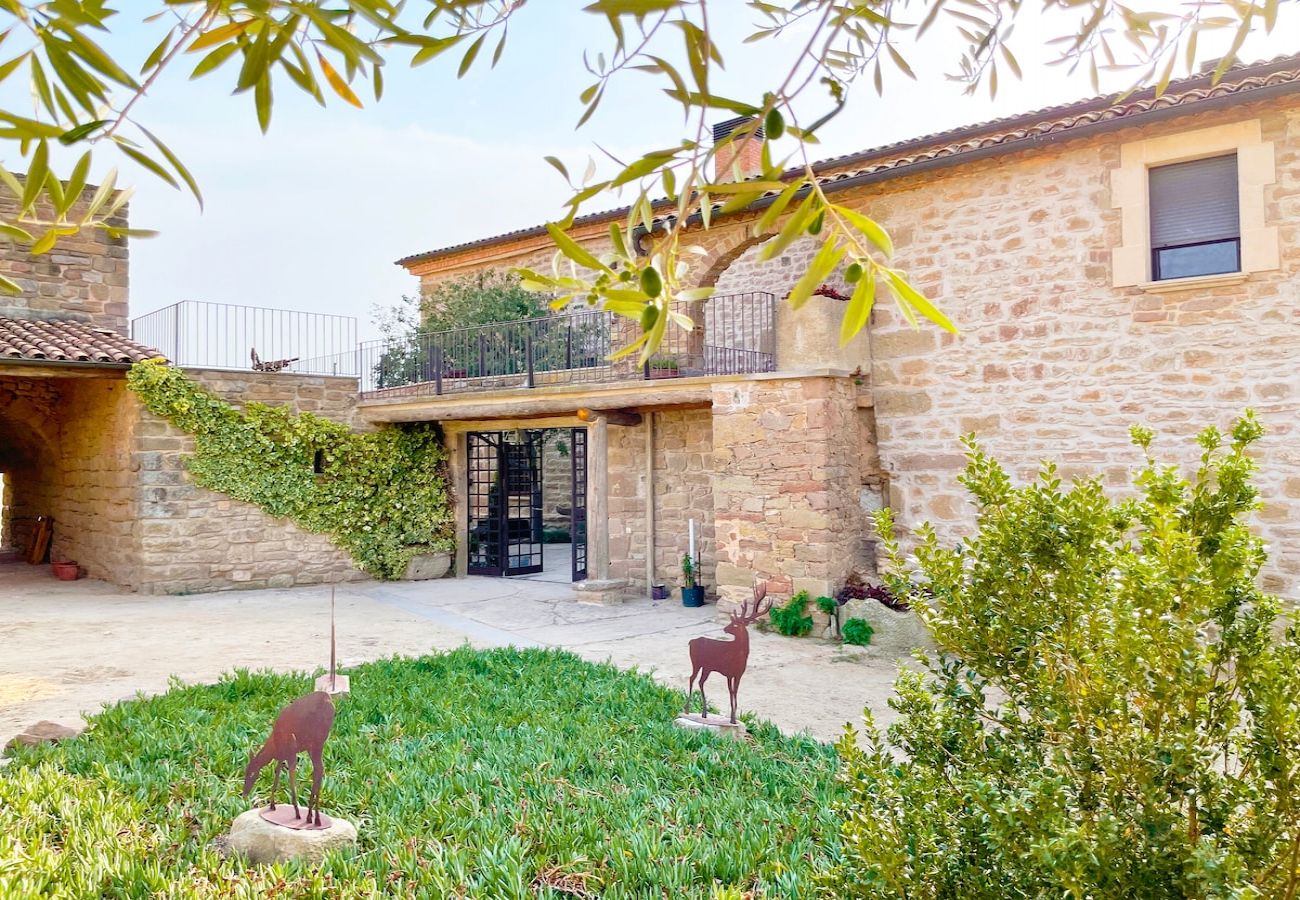 Villa in Els Plans de Sió - Medieval 16th Century Castle, 1 hour from Barcelona!