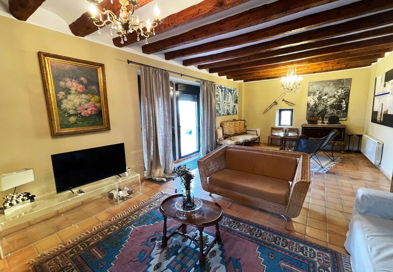 Villa in Els Plans de Sió - Medieval 16th Century Castle, 1 hour from Barcelona!