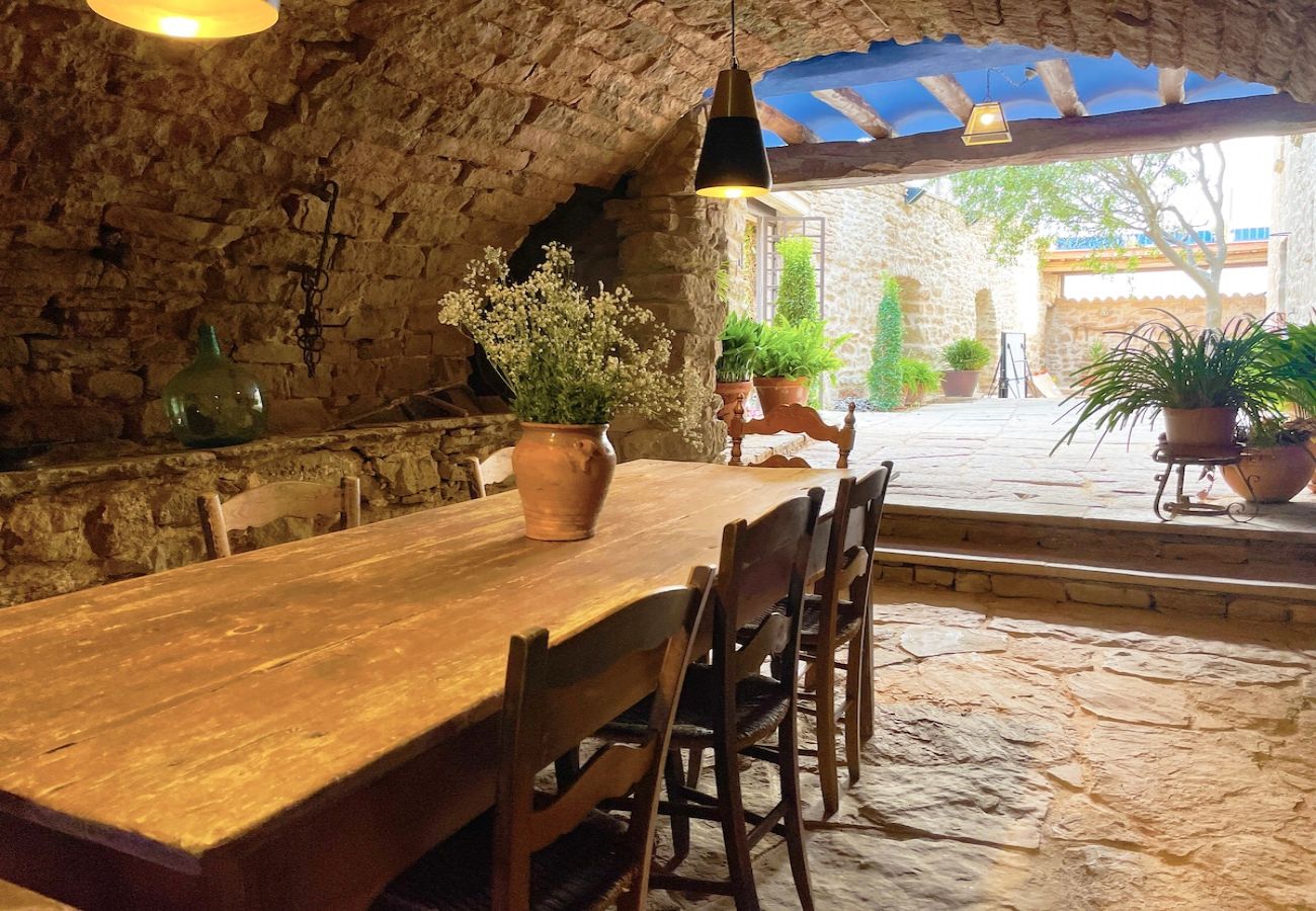 Villa in Els Plans de Sió - Medieval 16th Century Castle, 1 hour from Barcelona!