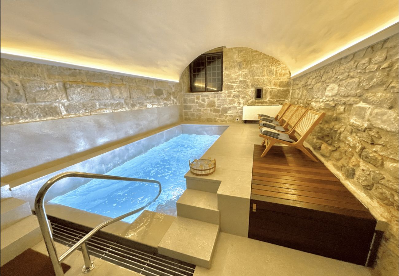 Villa in Els Plans de Sió - Medieval 16th Century Castle, 1 hour from Barcelona!