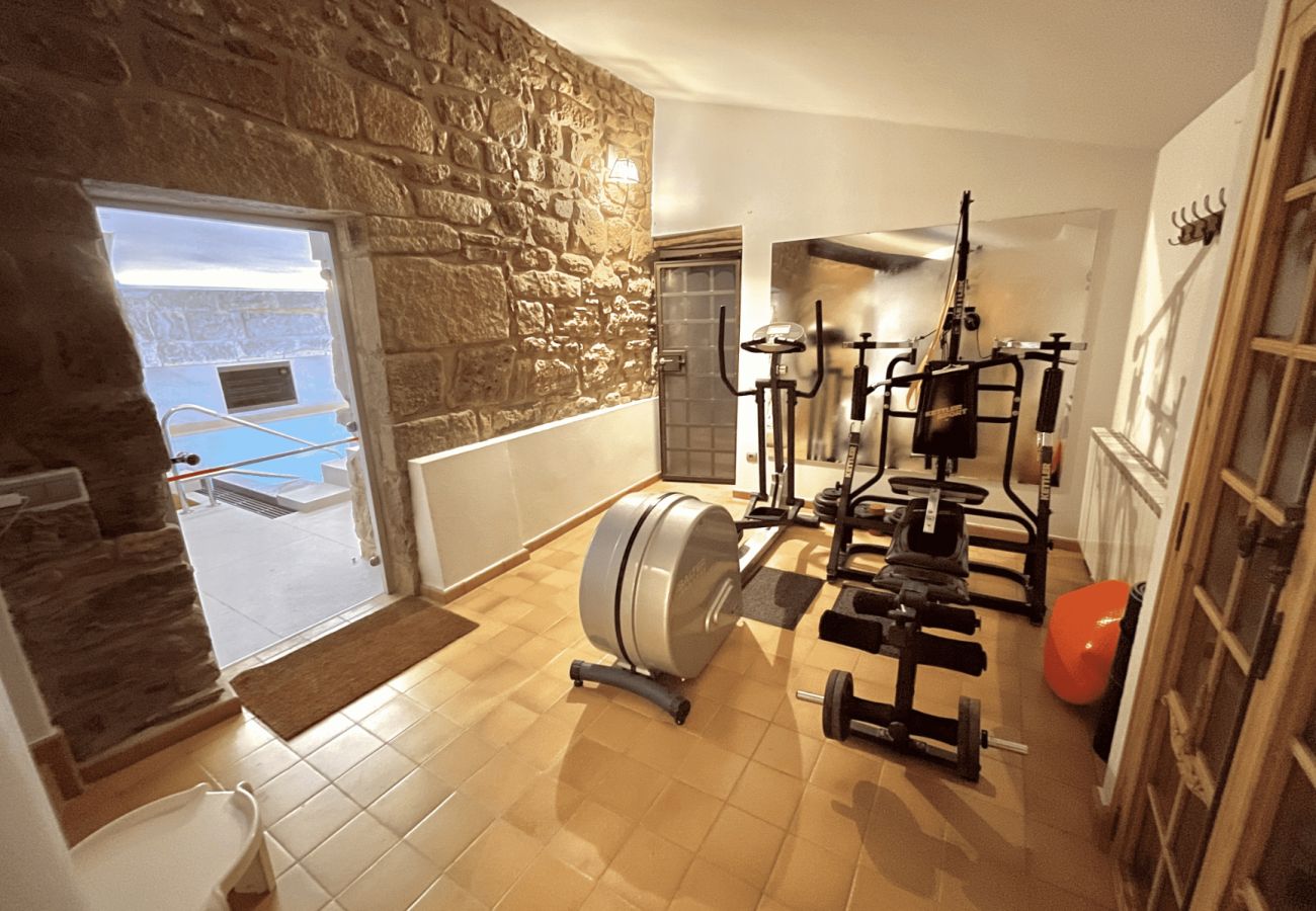 Villa in Els Plans de Sió - Medieval 16th Century Castle, 1 hour from Barcelona!