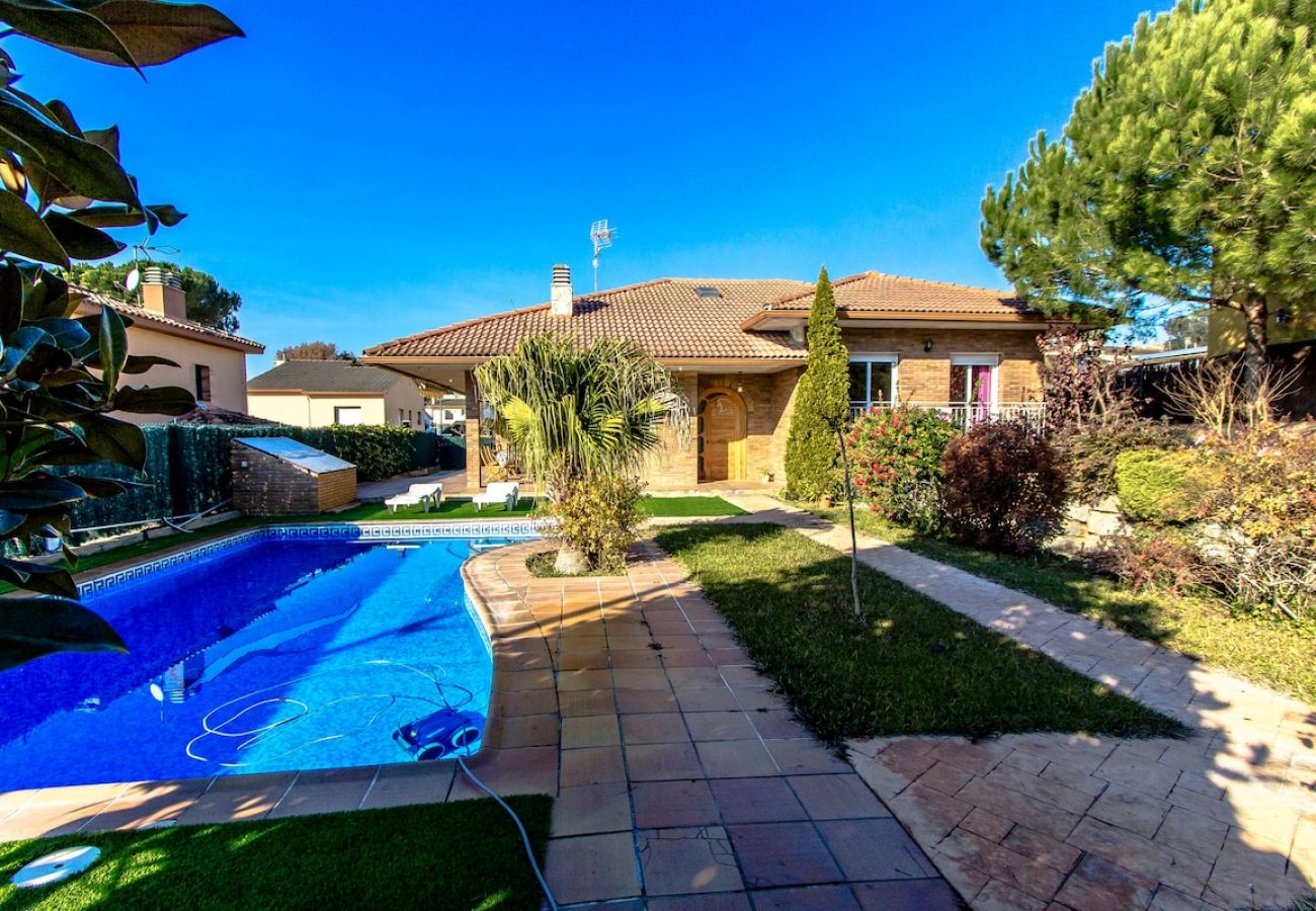 Villa in Sils - Nature, beach and fun in Costa Brava!
