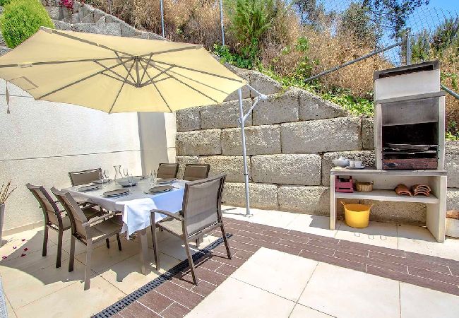 Villa in Sant Cebrià de Vallalta - Modern Mestral - a few km to the beach! Villa in Sant Cebrià de Vallalta - Modern Mestral - a few km to the beach!