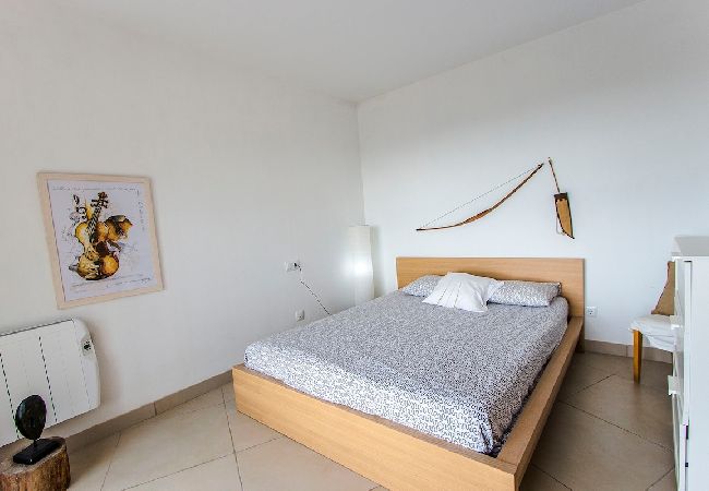 Villa in Sant Cebrià de Vallalta - Modern Mestral - a few km to the beach! Villa in Sant Cebrià de Vallalta - Modern Mestral - a few km to the beach!