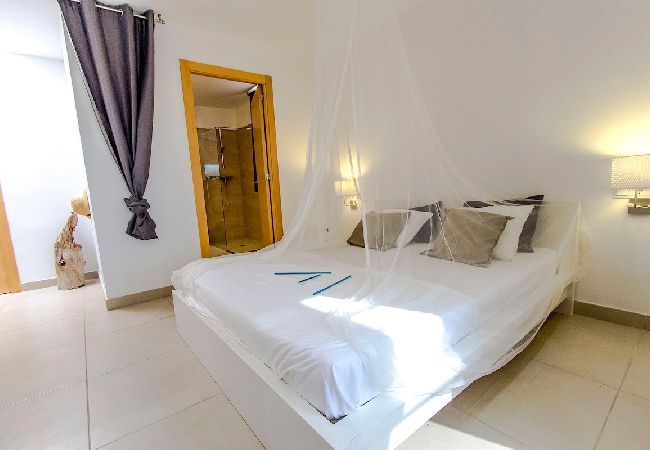 Villa in Sant Cebrià de Vallalta - Modern Mestral - a few km to the beach! Villa in Sant Cebrià de Vallalta - Modern Mestral - a few km to the beach!
