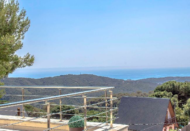 Villa in Sant Cebrià de Vallalta - Modern Mestral - a few km to the beach! Villa in Sant Cebrià de Vallalta - Modern Mestral - a few km to the beach!