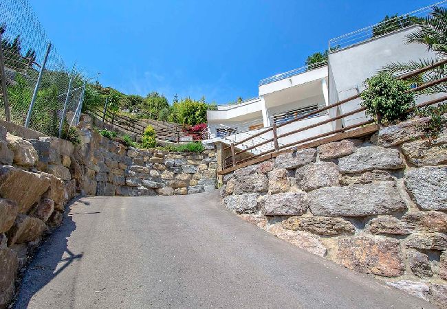 Villa in Sant Cebrià de Vallalta - Modern Mestral - a few km to the beach! Villa in Sant Cebrià de Vallalta - Modern Mestral - a few km to the beach!