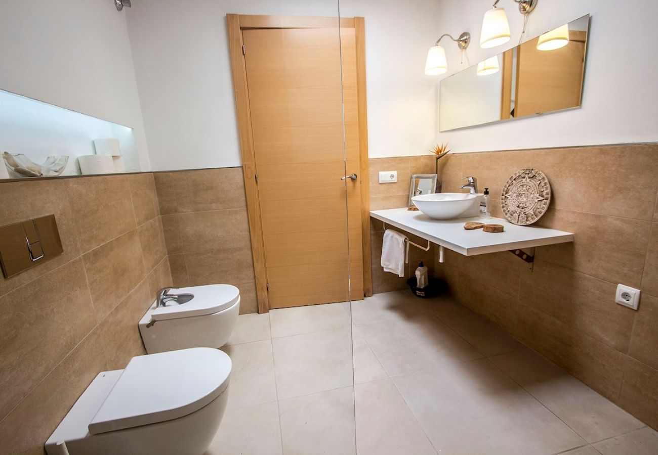 Villa in Sant Cebrià de Vallalta - Modern Mestral - a few km to the beach!