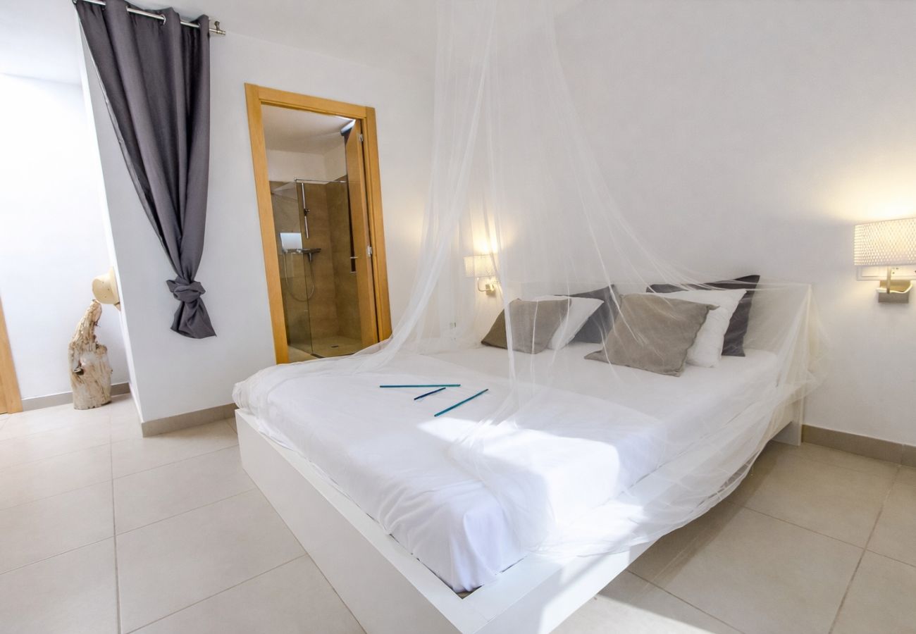 Villa in Sant Cebrià de Vallalta - Modern Mestral - a few km to the beach!