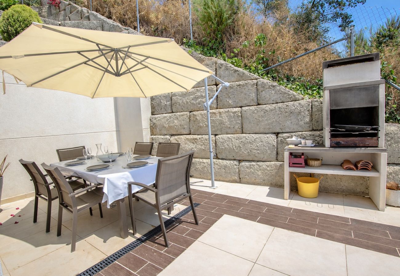 Villa in Sant Cebrià de Vallalta - Modern Mestral - a few km to the beach!