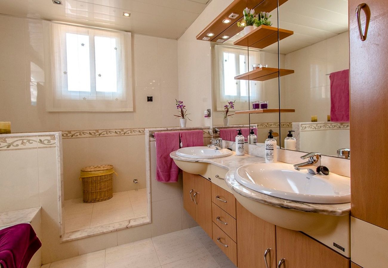 Villa in Roda de Barà -  Villa Roda Magical Costa Dorada only 2km to beach! 