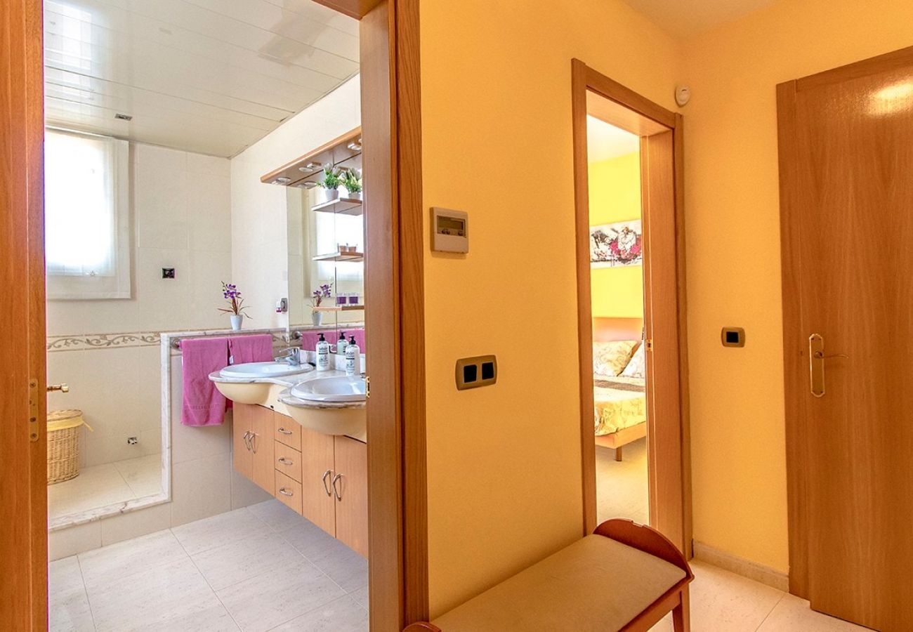 Villa in Roda de Barà -  Villa Roda Magical Costa Dorada only 2km to beach! 