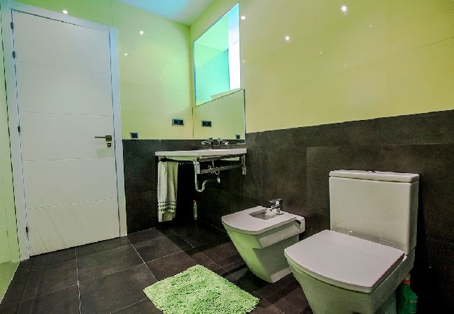 Villa in Castellet i la Gornal - Modern Hilltop Haven w/ private pool 7km to beach! Villa in Castellet i la Gornal - Modern Hilltop Haven w/ private pool 7km to beach!