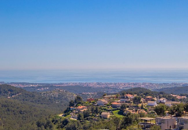 Villa in Castellet i la Gornal - Modern Hilltop Haven w/ private pool 7km to beach! Villa in Castellet i la Gornal - Modern Hilltop Haven w/ private pool 7km to beach!