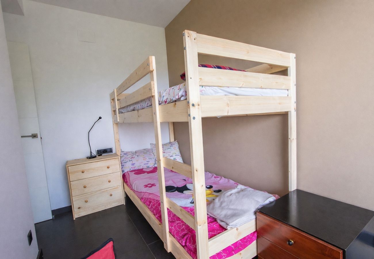 Villa in Castellet i la Gornal - Modern Hilltop Haven w/ private pool 7km to beach!