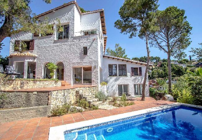 Villa/Dettached house in Pallejà - Majestic Villa and Views - 30km to Barcelona