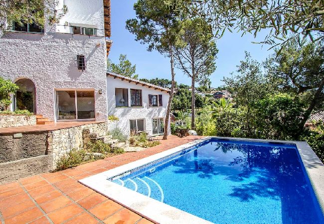 Villa in Pallejà - Majestic Villa and Views - 30km to Barcelona