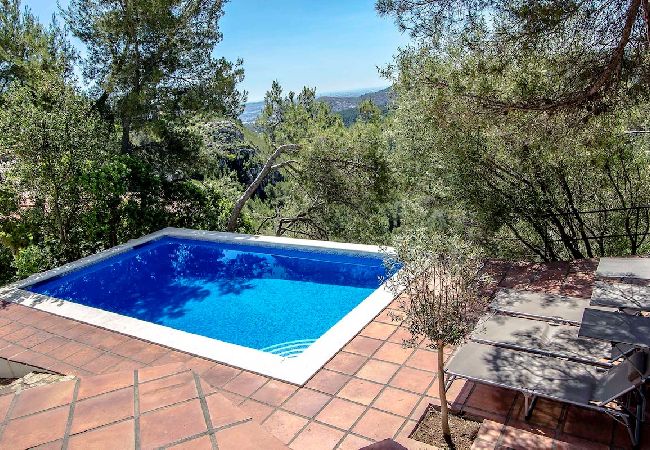 Villa in Pallejà - Majestic Villa and Views - 30km to Barcelona