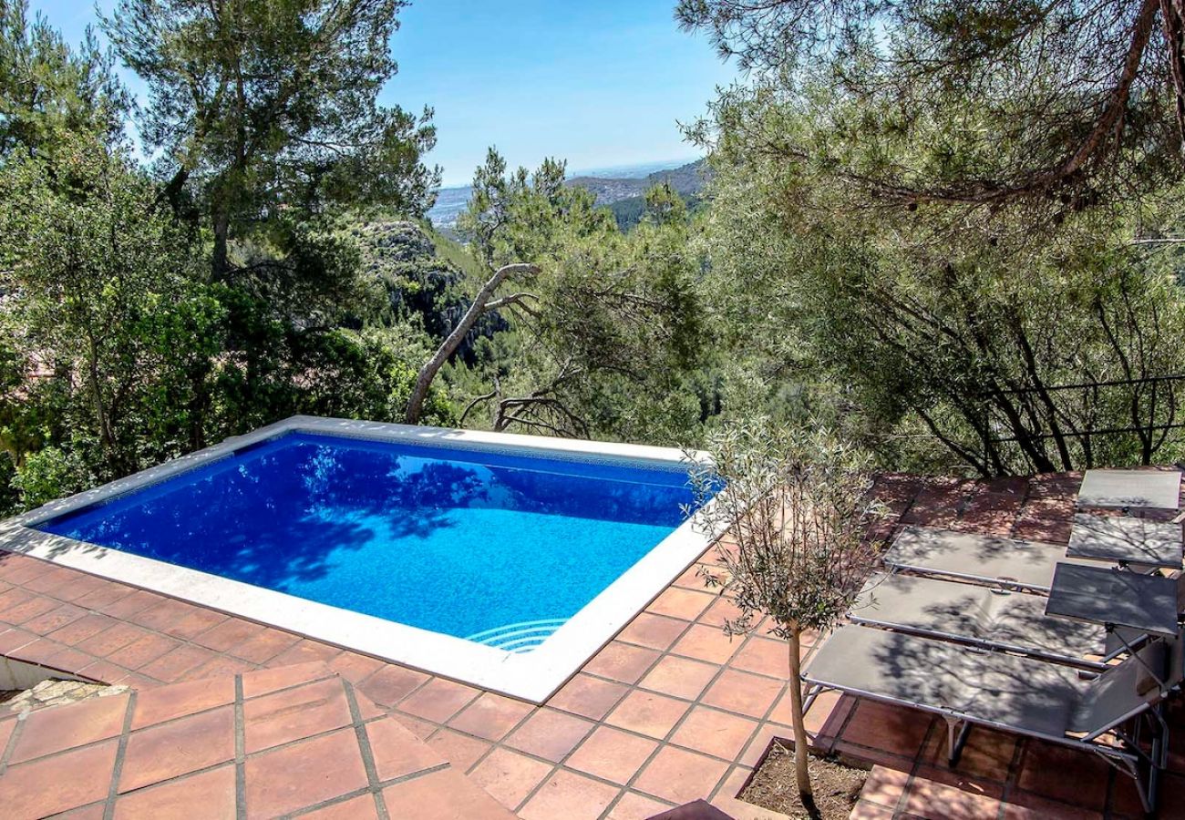 Villa in Pallejà - Majestic Villa and Views - 30km to Barcelona