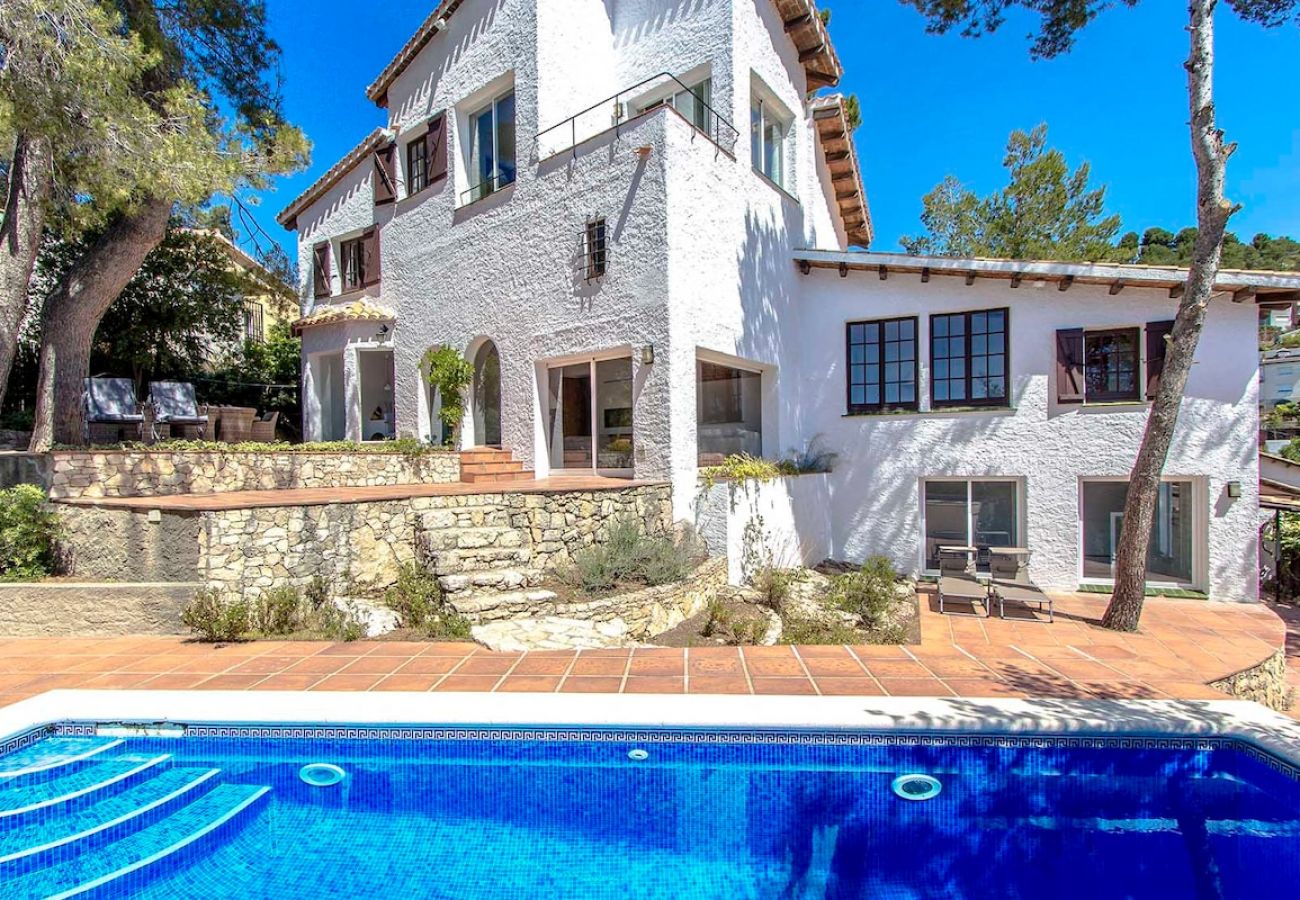 Villa in Pallejà - Majestic Villa and Views - 30km to Barcelona