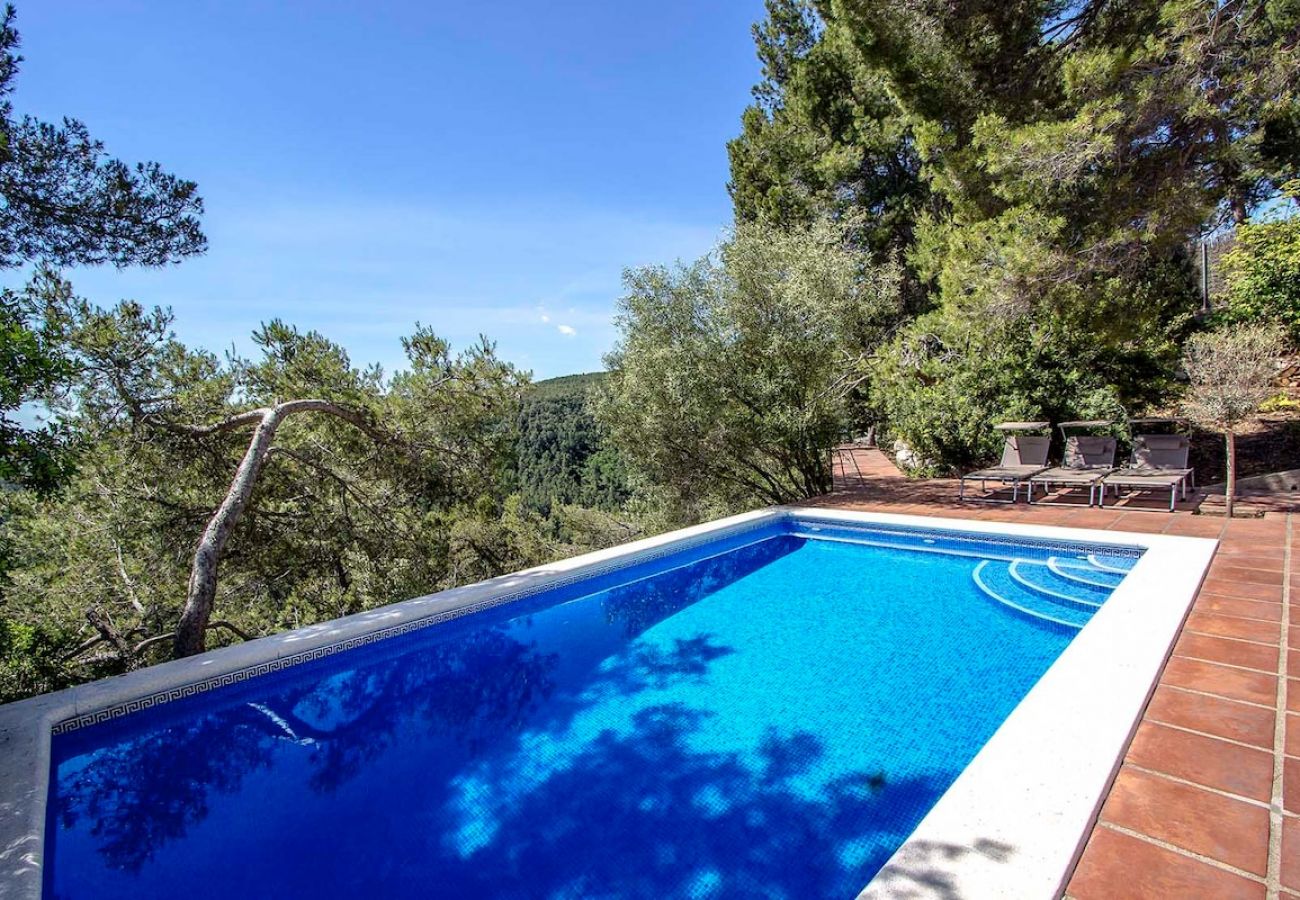 Villa in Pallejà - Majestic Villa and Views - 30km to Barcelona