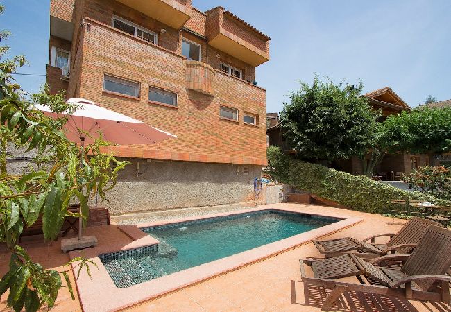 Villa/Dettached house in Torrelles de Llobregat - Nature & Tranquility only 25km;s from Barcelona 