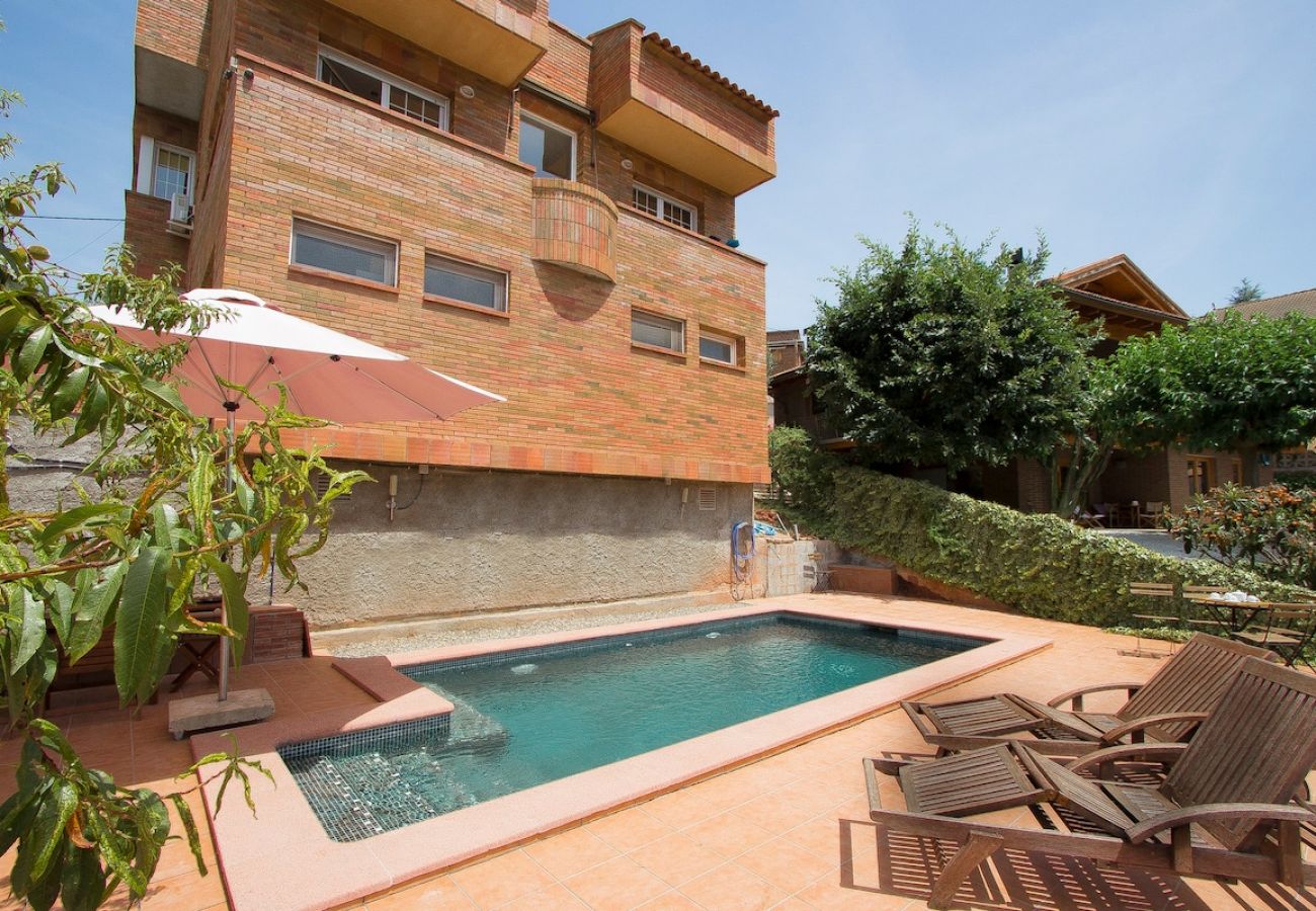 Villa in Torrelles de Llobregat - Nature & Tranquility only 25km from Barcelona 
