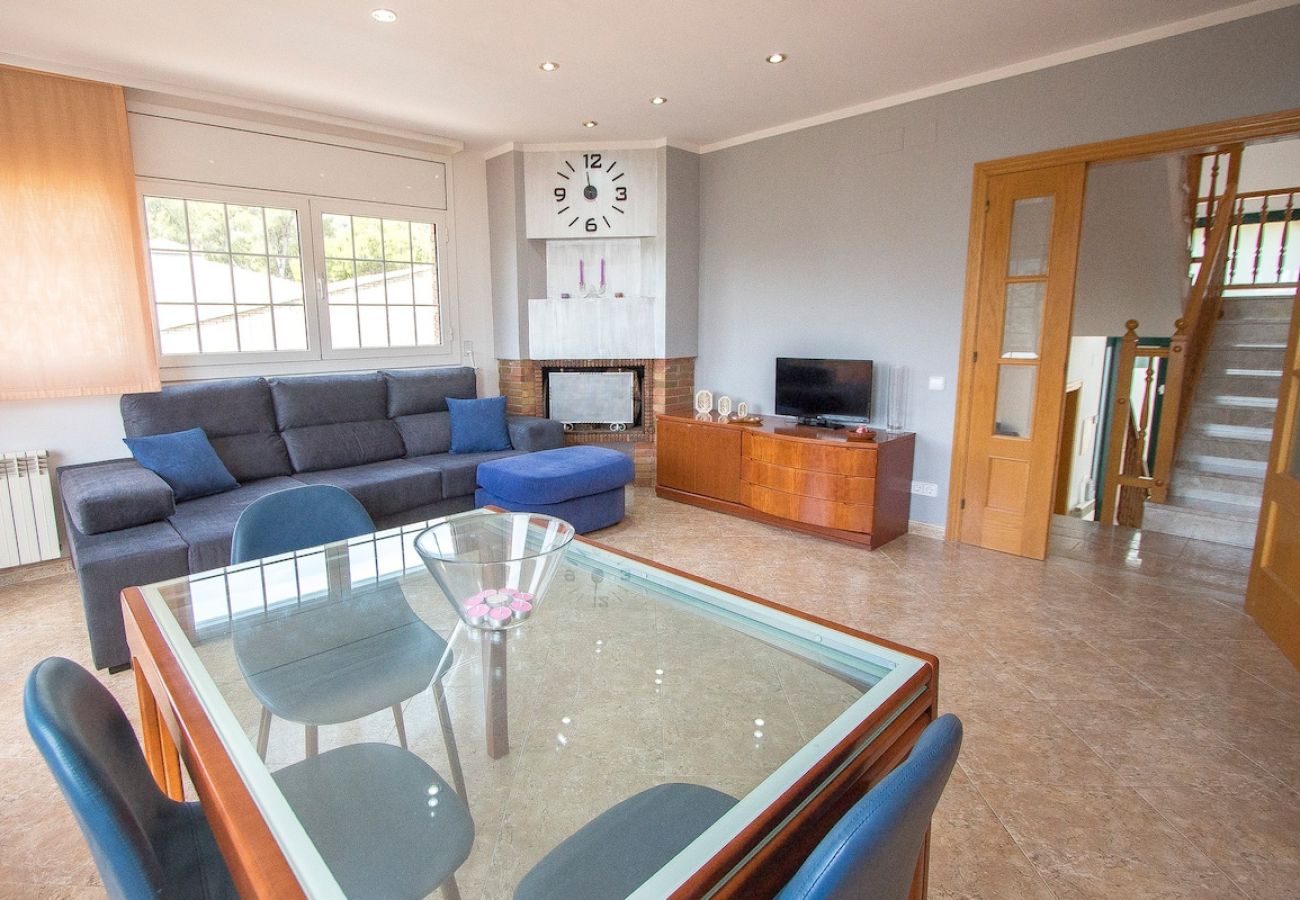 Villa in Torrelles de Llobregat - Nature & Tranquility only 25km from Barcelona 