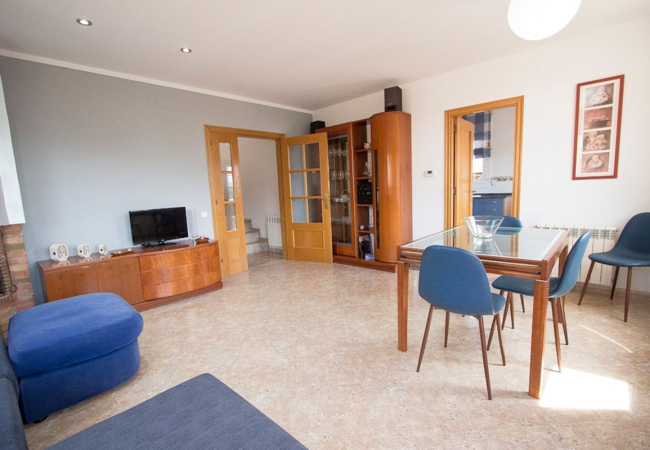 Villa in Torrelles de Llobregat - Nature & Tranquility only 25km from Barcelona 